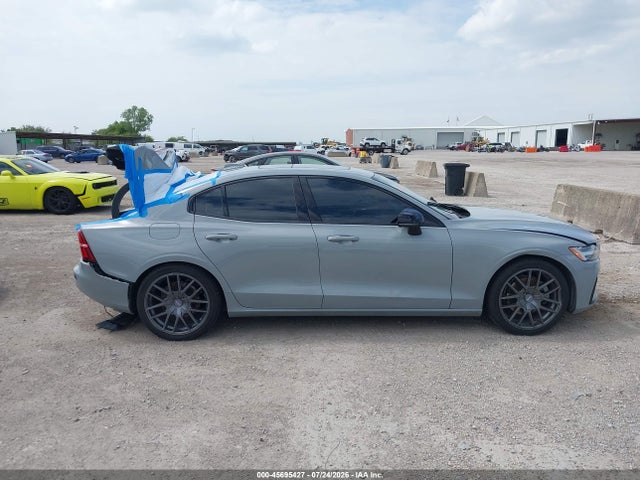 Продажа на аукционе авто 2024 Volvo S60 B5 Core Dark Theme, vin: 7JRL12FK9RG317814, номер лота: 45695427
