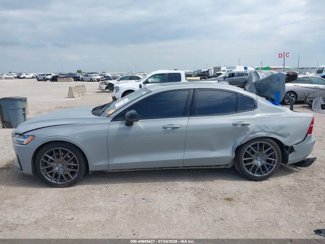 Продажа на аукционе авто 2024 Volvo S60 B5 Core Dark Theme, vin: 7JRL12FK9RG317814, номер лота: 45695427