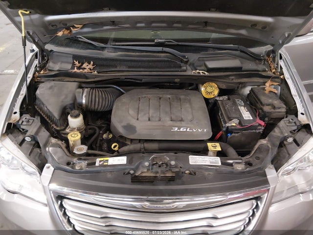 2014 Chrysler Town & Country Touring მანქანა იყიდება აუქციონზე, vin: 2C4RC1BG5ER437746, აუქციონის ნომერი: 45695520