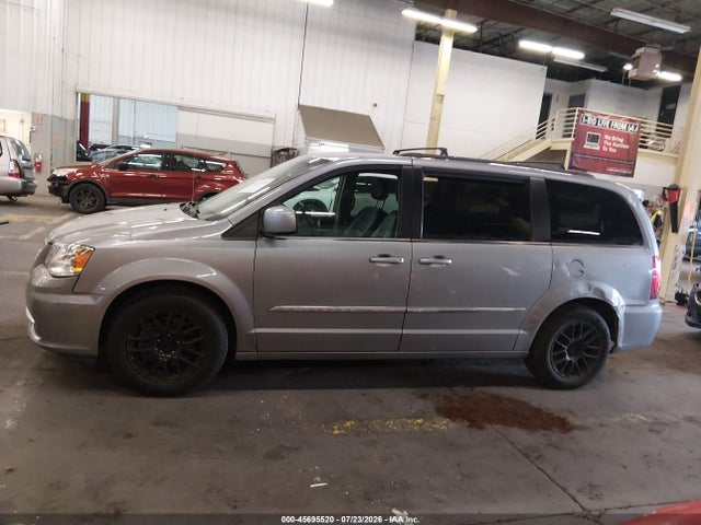 2014 Chrysler Town & Country Touring მანქანა იყიდება აუქციონზე, vin: 2C4RC1BG5ER437746, აუქციონის ნომერი: 45695520