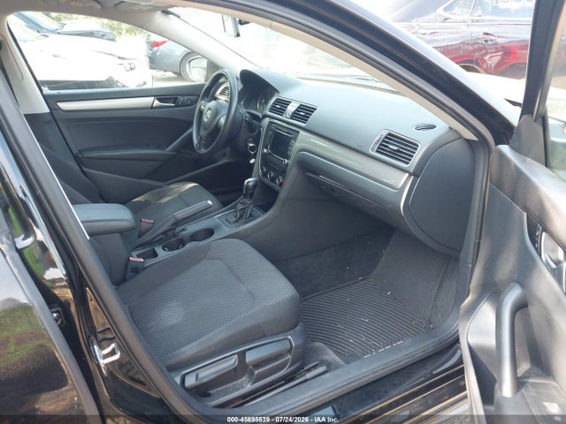 Продажа на аукционе авто 2015 Volkswagen Passat 1.8t S, vin: 1VWAT7A30FC103226, номер лота: 45695539