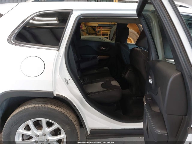 Jeep Cherokee Latitude 4x4 2018 1C4PJMCB8JD528508 Image 8