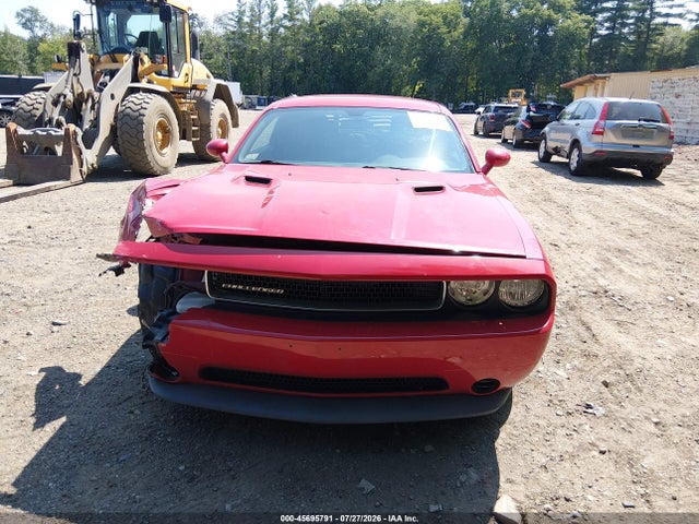 45695791 :رقم المزاد ، 2B3CJ4DG8BH512940 vin ، 2011 Dodge Challenger مزاد بيع
