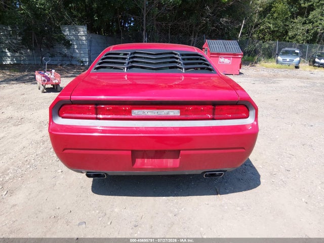 45695791 :رقم المزاد ، 2B3CJ4DG8BH512940 vin ، 2011 Dodge Challenger مزاد بيع