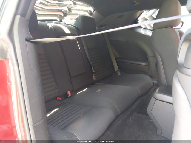 45695791 :رقم المزاد ، 2B3CJ4DG8BH512940 vin ، 2011 Dodge Challenger مزاد بيع