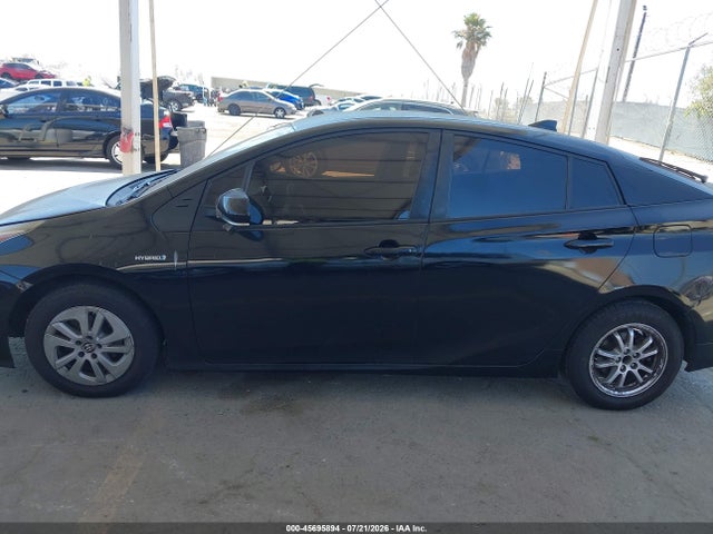 Toyota Prius Two 2016 JTDKBRFU6G3513084 Image 14