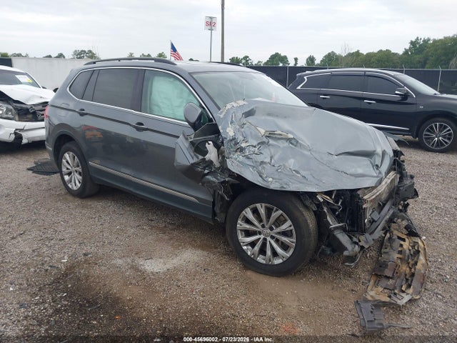 2018 Volkswagen Tiguan 2.0t Se/2.0t Sel მანქანა იყიდება აუქციონზე, vin: 3VV3B7AX6JM185733, აუქციონის ნომერი: 45696002