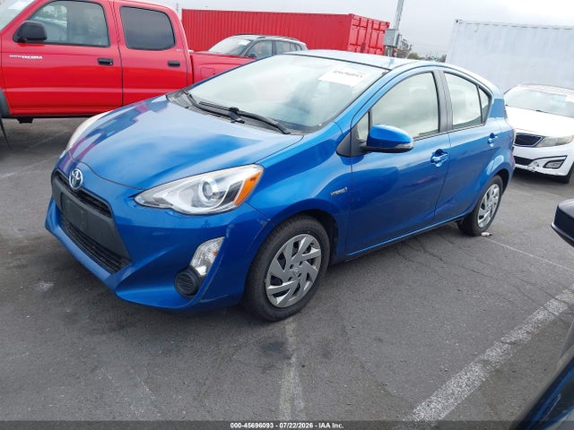 Toyota Prius C One 2015 JTDKDTB32F1090311 Image 2