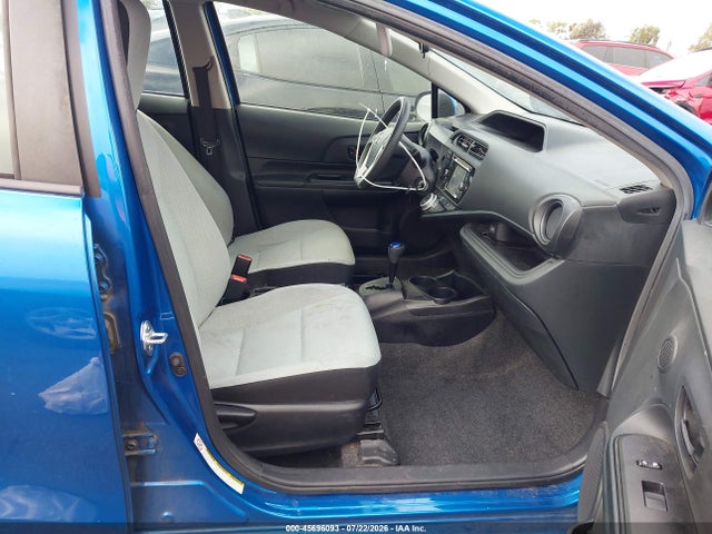 Toyota Prius C One 2015 JTDKDTB32F1090311 Image 5