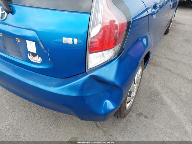 Toyota Prius C One 2015 JTDKDTB32F1090311 Image 6