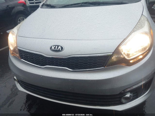 45696132 :رقم المزاد ، KNADN4A36H6016664 vin ، 2017 Kia Rio Ex مزاد بيع