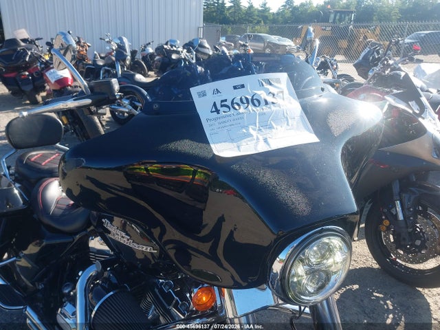 45696137 :رقم المزاد ، 1HD1KBM19BB675316 vin ، 2011 Harley-davidson Flhx مزاد بيع
