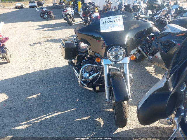 45696137 :رقم المزاد ، 1HD1KBM19BB675316 vin ، 2011 Harley-davidson Flhx مزاد بيع
