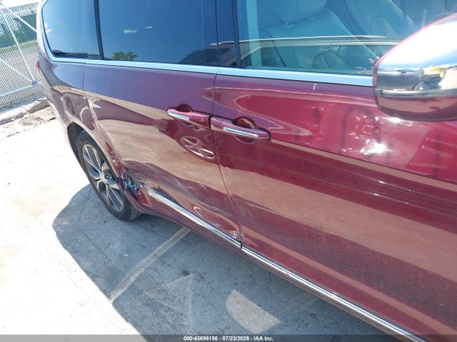45696156 :رقم المزاد ، 2C4RC1GG8HR525896 vin ، 2017 Chrysler Pacifica Limited مزاد بيع