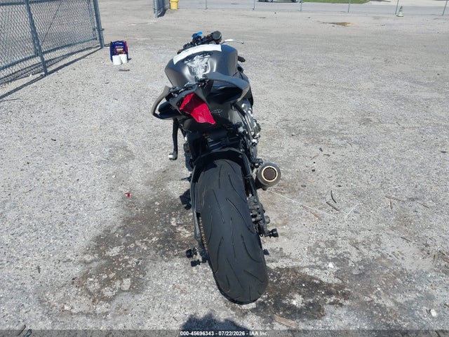 45696343 :رقم المزاد ، JYARN42E7GA000277 vin ، 2016 Yamaha Yzfr1s مزاد بيع