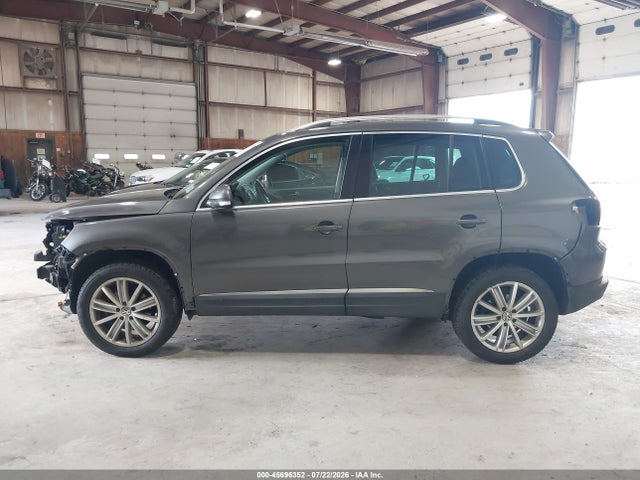 2016 Volkswagen Tiguan Se მანქანა იყიდება აუქციონზე, vin: WVGBV7AX1GW599217, აუქციონის ნომერი: 45696352