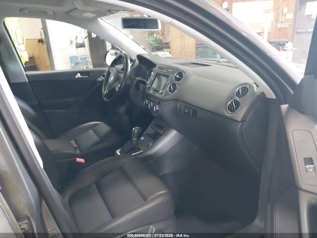 2016 Volkswagen Tiguan Se მანქანა იყიდება აუქციონზე, vin: WVGBV7AX1GW599217, აუქციონის ნომერი: 45696352