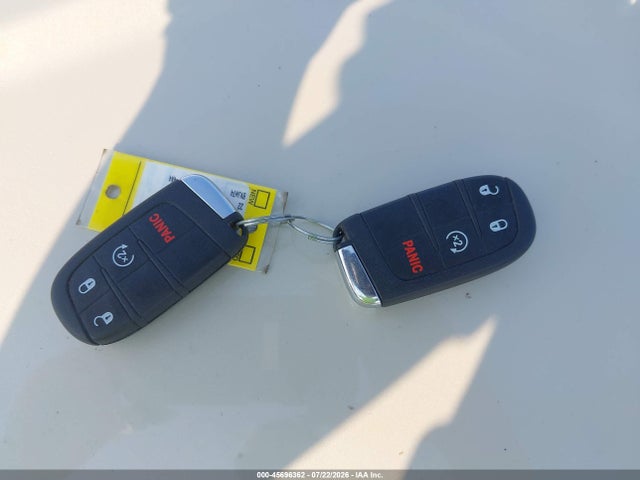ZACNJDB15NPN80201 Jeep Renegade Latitude 4x4