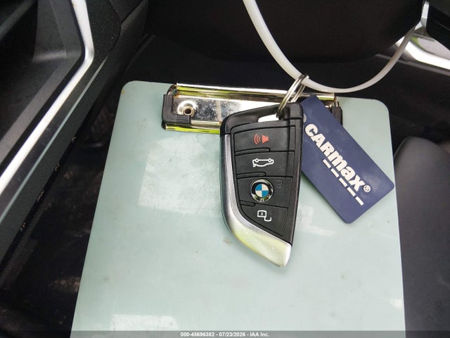 45696382 :رقم المزاد ، 3MW5P7J0XM8C18206 vin ، 2021 Bmw 330e مزاد بيع