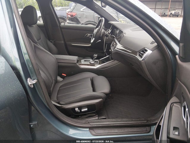 45696382 :رقم المزاد ، 3MW5P7J0XM8C18206 vin ، 2021 Bmw 330e مزاد بيع
