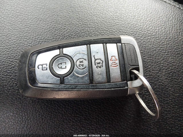 45696421 :رقم المزاد ، 1FM5K8D86KGA38319 vin ، 2019 Ford Explorer Xlt مزاد بيع