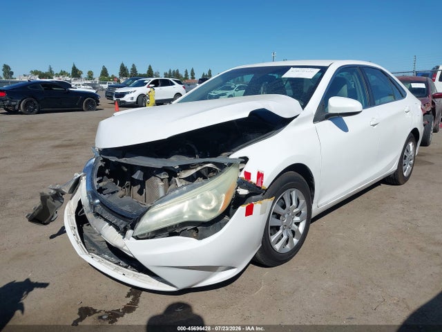 Toyota CAMRY LE 2015 4T4BF1FK9FR448939 Image 2