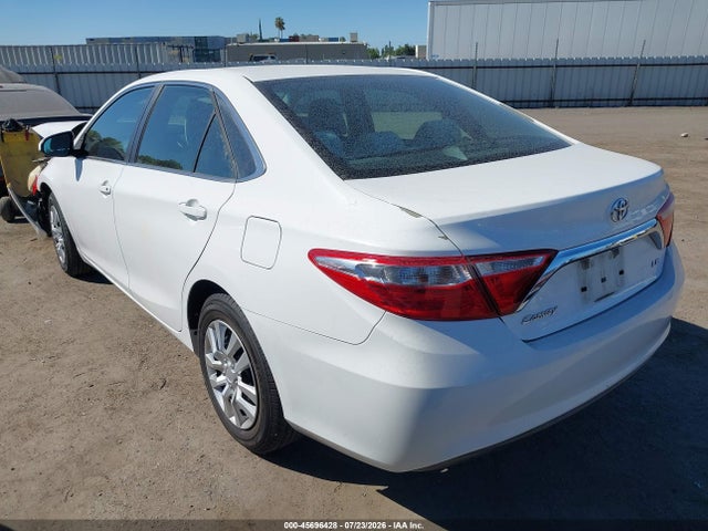 Toyota CAMRY LE 2015 4T4BF1FK9FR448939 Image 3