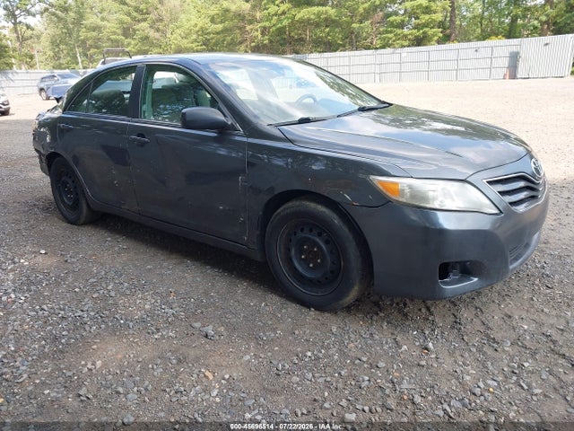 45696514 :رقم المزاد ، 4T1BF3EK8AU084982 vin ، 2010 Toyota Camry Le مزاد بيع