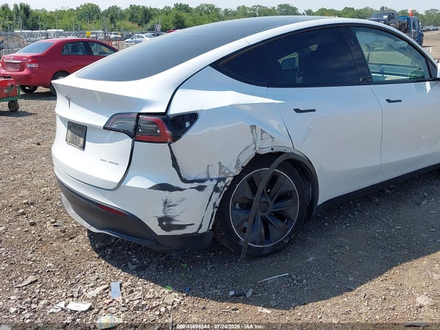 Продаж на аукціоні авто 2025 Tesla Model Y Long Range Dual Motor All-wheel Drive, vin: 7SAYGDEE8SF245260, номер лоту: 45696544