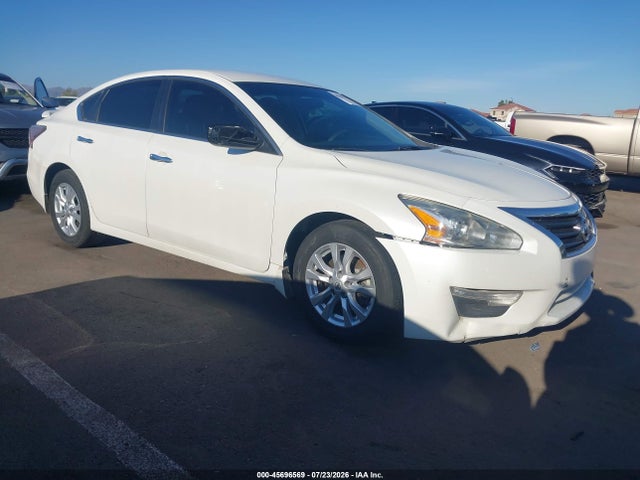 Nissan Altima 2.5 S 2015 1N4AL3AP3FC114547 головне зображення