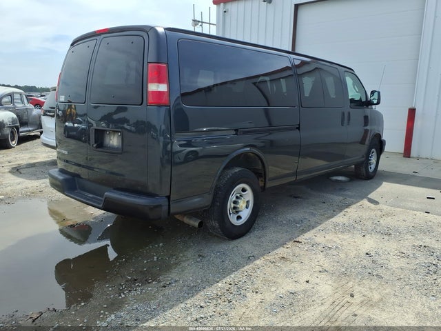 Chevrolet Express 3500 Ls 2017 1GAZGNFG8H1293651 Image 4