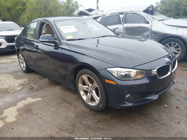 45696647 :رقم المزاد ، WBA3B5C57DF595389 vin ، 2013 Bmw 328i Xdrive مزاد بيع