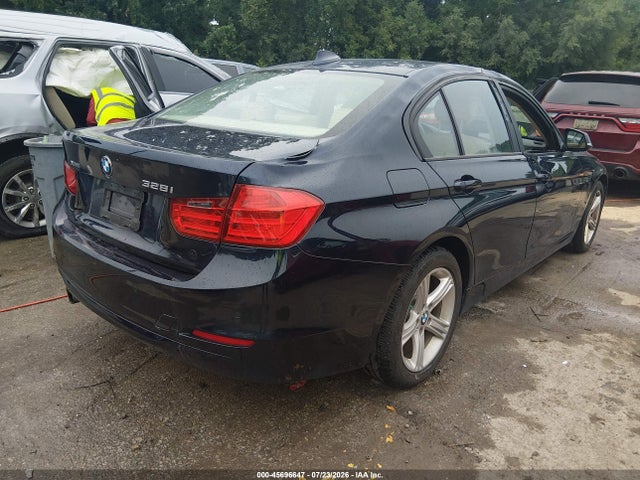 45696647 :رقم المزاد ، WBA3B5C57DF595389 vin ، 2013 Bmw 328i Xdrive مزاد بيع