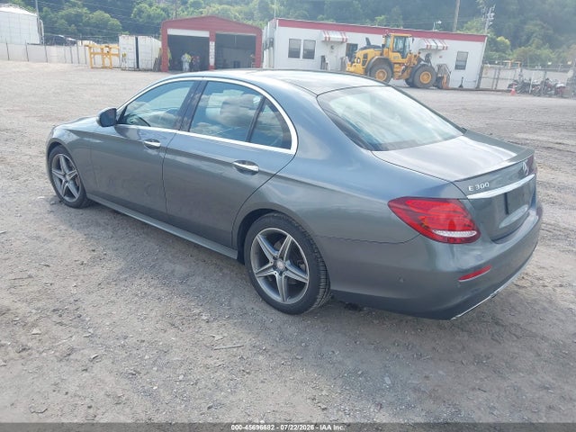 Продажа на аукционе авто 2017 Mercedes-benz E 300 4matic, vin: WDDZF4KB4HA133500, номер лота: 45696682