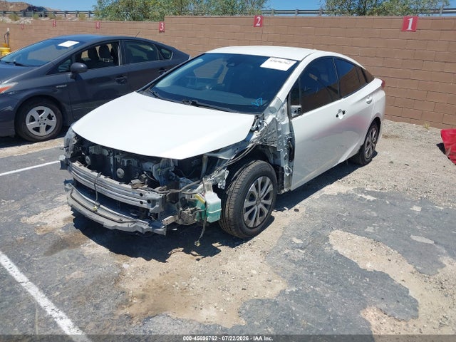 Toyota Prius Prime Plus 2018 JTDKARFP1J3080777 Image 2