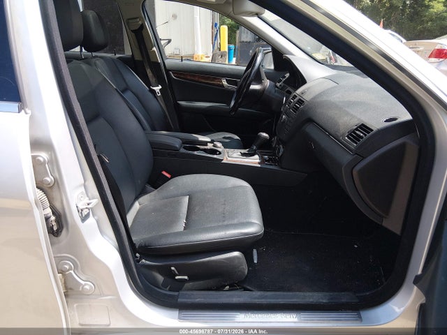 45696787 :رقم المزاد ، WDDGF8BB0AR111287 vin ، 2010 Mercedes-benz C 300 Luxury 4matic مزاد بيع