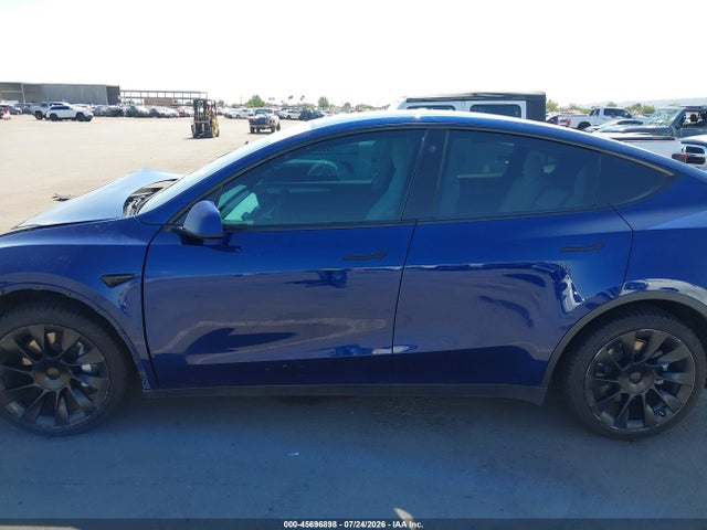 Продажа на аукционе авто 2022 Tesla Model Y Long Range Dual Motor All-wheel Drive, vin: 7SAYGDEE7NF533680, номер лота: 45696898
