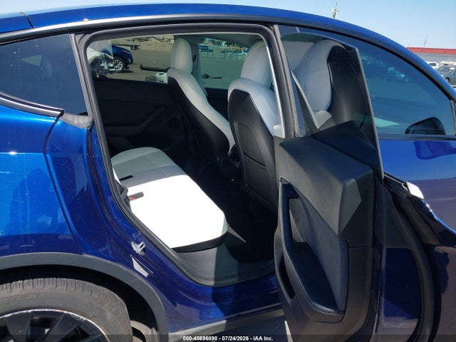 Продажа на аукционе авто 2022 Tesla Model Y Long Range Dual Motor All-wheel Drive, vin: 7SAYGDEE7NF533680, номер лота: 45696898