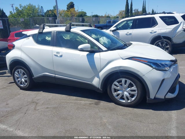 JTNKHMBX2L1065350 Toyota C-HR LE