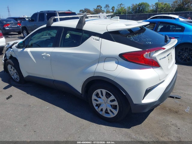 JTNKHMBX2L1065350 Toyota C-HR LE