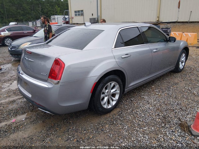 Chrysler 300 Limited 2015 2C3CCAAG3FH755223 Image 4
