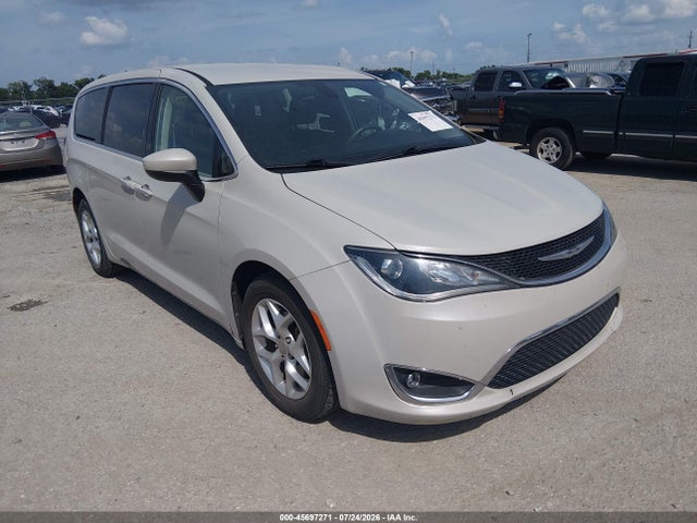 Aukcja sprzedaży 2017 Chrysler Pacifica Touring Plus, vin: 2C4RC1BG6HR753225, numer aukcji: 45697271