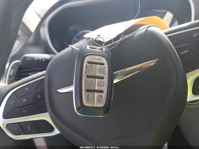 45697271 :رقم المزاد ، 2C4RC1BG6HR753225 vin ، 2017 Chrysler Pacifica Touring Plus مزاد بيع