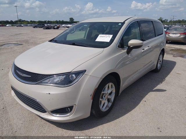 45697271 :رقم المزاد ، 2C4RC1BG6HR753225 vin ، 2017 Chrysler Pacifica Touring Plus مزاد بيع
