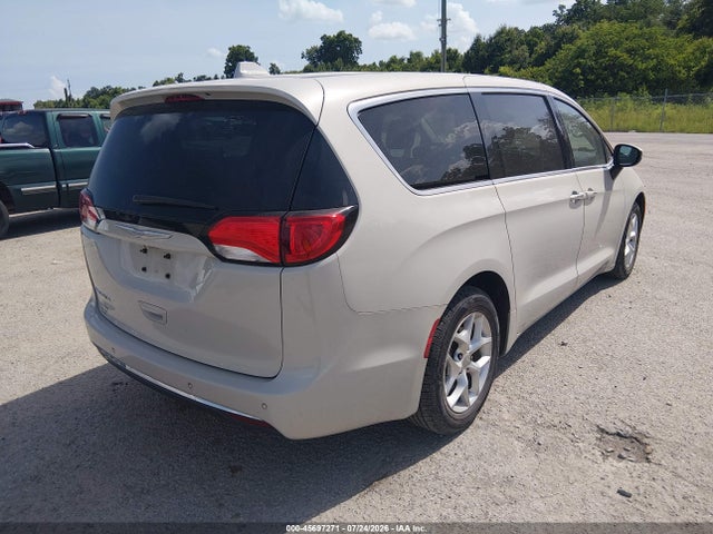 45697271 :رقم المزاد ، 2C4RC1BG6HR753225 vin ، 2017 Chrysler Pacifica Touring Plus مزاد بيع