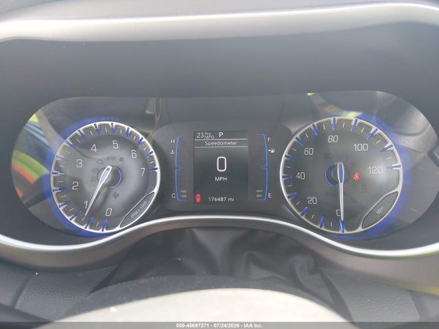 45697271 :رقم المزاد ، 2C4RC1BG6HR753225 vin ، 2017 Chrysler Pacifica Touring Plus مزاد بيع