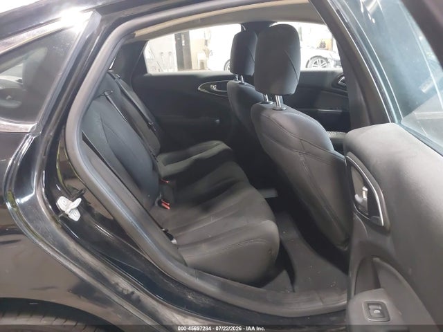 45697284 :رقم المزاد ، 1C3CCCAB3FN660829 vin ، 2015 Chrysler 200 Limited مزاد بيع