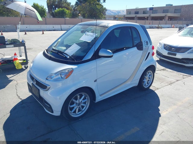 Smart Fortwo Electric Drive Passion 2014 WMEEJ9AA2EK785570 Image 2