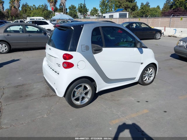 Smart Fortwo Electric Drive Passion 2014 WMEEJ9AA2EK785570 Image 4