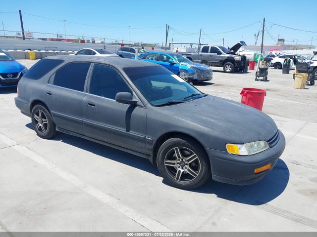 1995 Honda Accord Lx მანქანა იყიდება აუქციონზე, vin: 1HGCE1824SA010541, აუქციონის ნომერი: 45697331